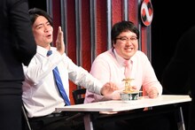箸置きにもなる「ど～んと優勝記念像」に笑ってしまうマヂカルラブリー。
