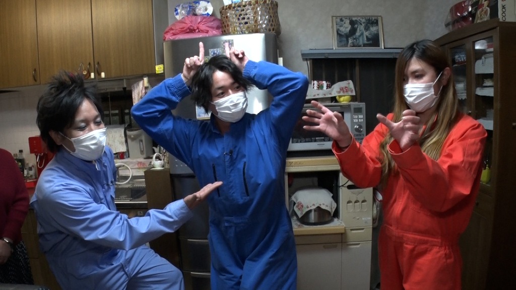 「爆報！THE フライデー」に出演する、ぺこぱと納言・薄幸（右）。(c)TBS