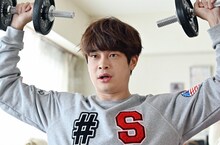 プロレスラー・プリティ原を演じる井之脇海。(c)TBS