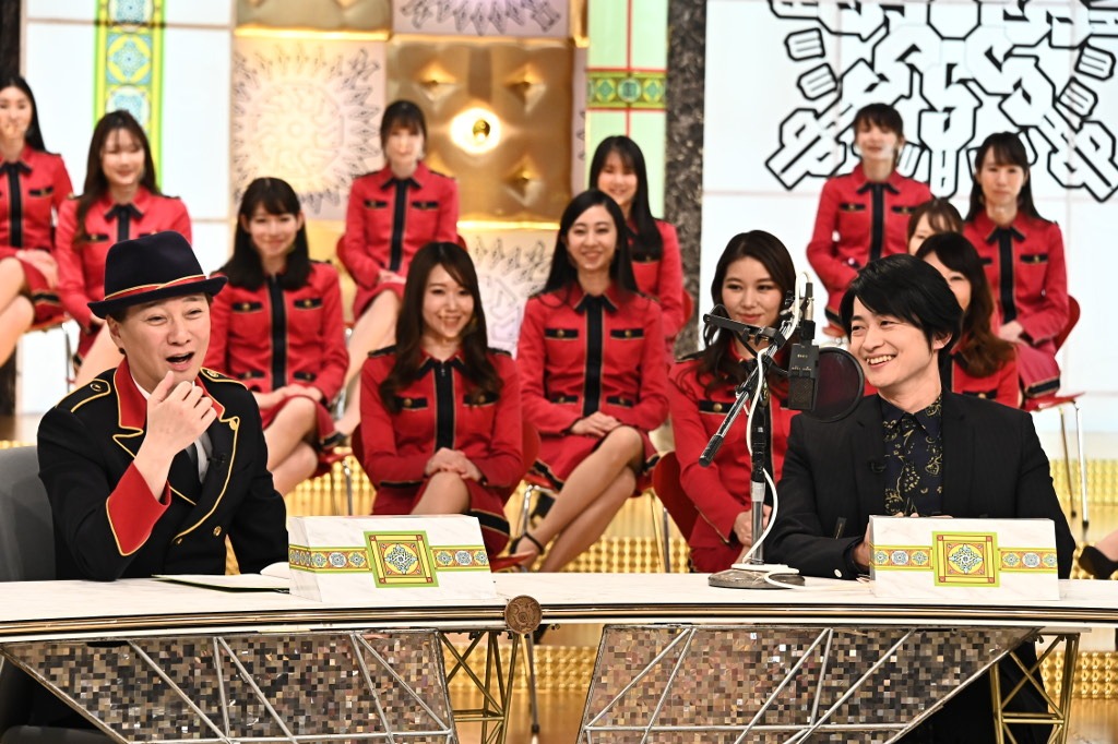（手前左から）中居正広、下野紘。(c)TBS