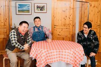 ドランクドラゴン塚地とアンタッチャブル。(c)ABCテレビ