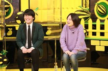 「爆笑問題＆霜降り明星のシンパイ賞!!」に出演する蛙亭。左から、中野、岩倉。(c)テレビ朝日