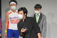 オジンオズボーン篠宮によるギャグ「ばっちりカタツムリ」。