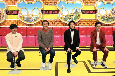 (左から)パンサー向井、アンガールズ田中、太田裕二、青木源太。(c)フジテレビ
