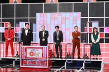 （左から）メイプル超合金カズレーザー、伊集院光、フットボールアワー岩尾、ニューヨーク、吉住。(c)テレビ朝日