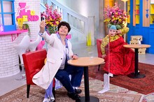 左から香取慎吾、渡辺直美。(c)読売テレビ