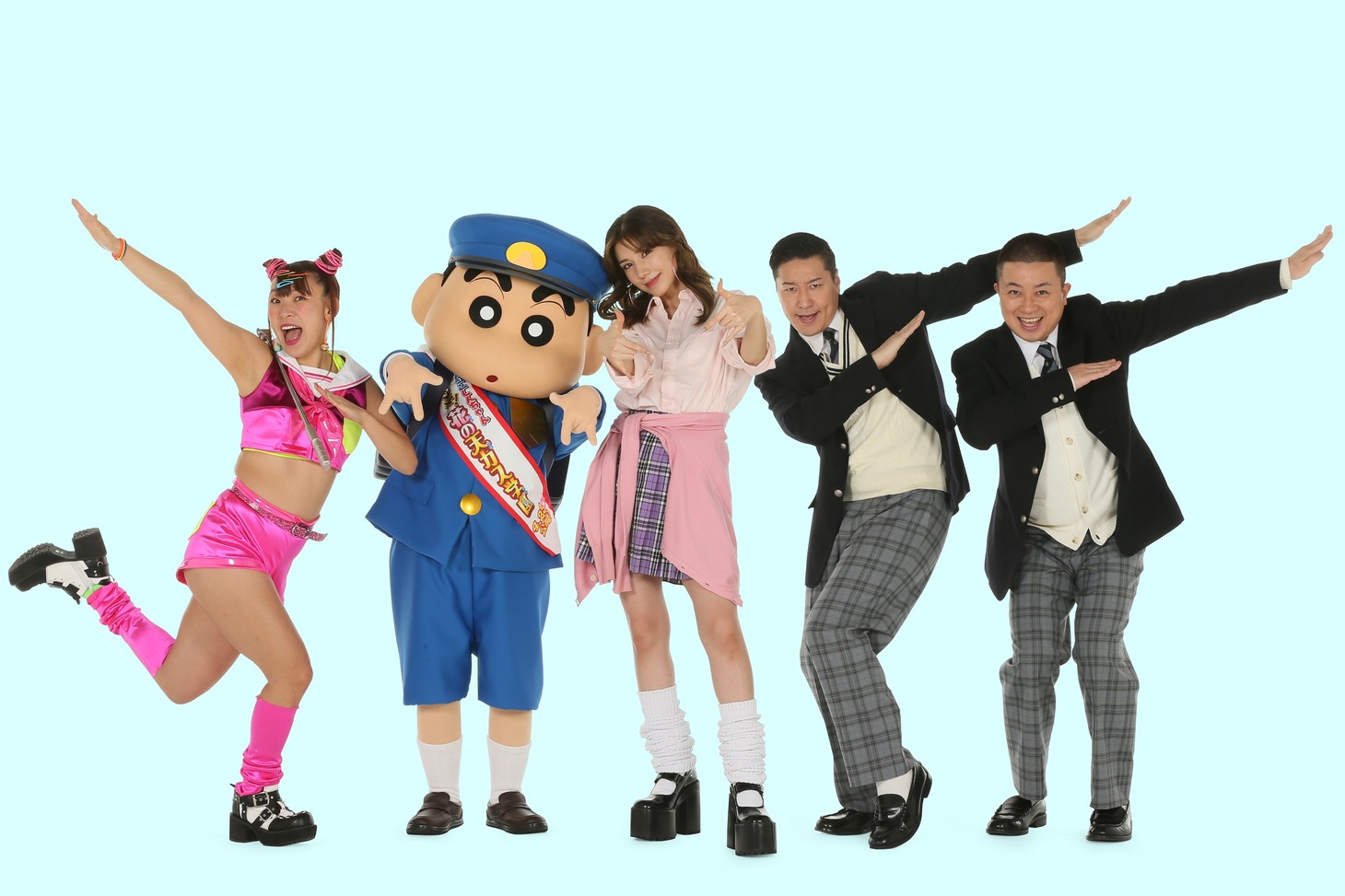 左からフワちゃん、野原しんのすけ、仲里依紗、チョコレートプラネット。