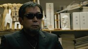 ドラマ「東京怪奇酒」より、オカルト雑誌「ムー」の名物編集長・三上丈晴。