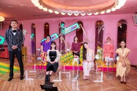 「ジェラシーの女王」の出演者。左からアンガールズ田中、メイプル超合金・安藤なつ、堀未央奈、朝日奈央、土屋アンナ、ラランド・サーヤ、高橋ユウ。