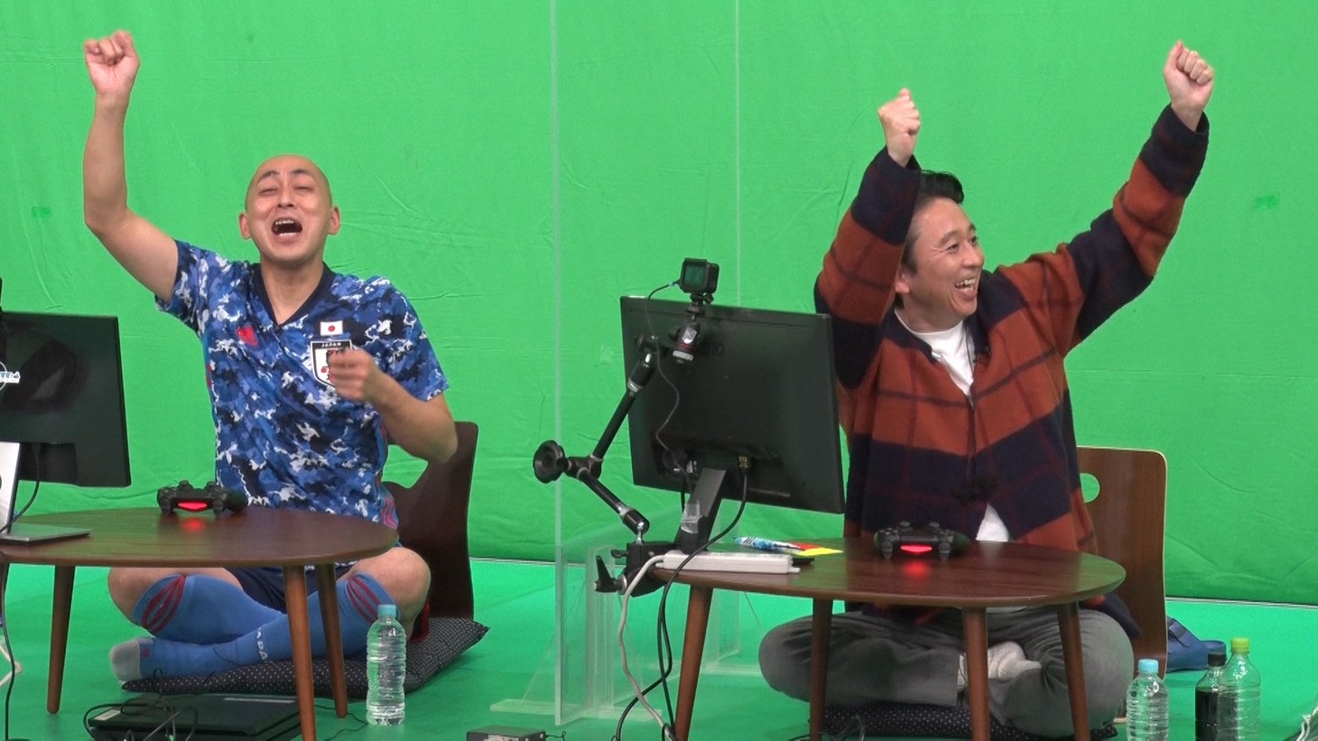 左から錦鯉・長谷川、有吉弘行。(c)テレビ東京