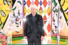 「バナナサンド」にゲスト出演する小籔千豊。(c)TBS