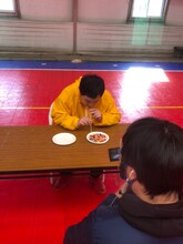 「冒険発掘バラエティ 霜降り明星のあてみなげ」より。