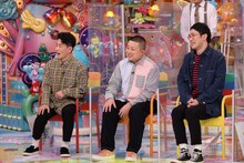 同居していたジャングルポケット太田＆チョコレートプラネット松尾＆シソンヌじろう。(c)テレビ朝日