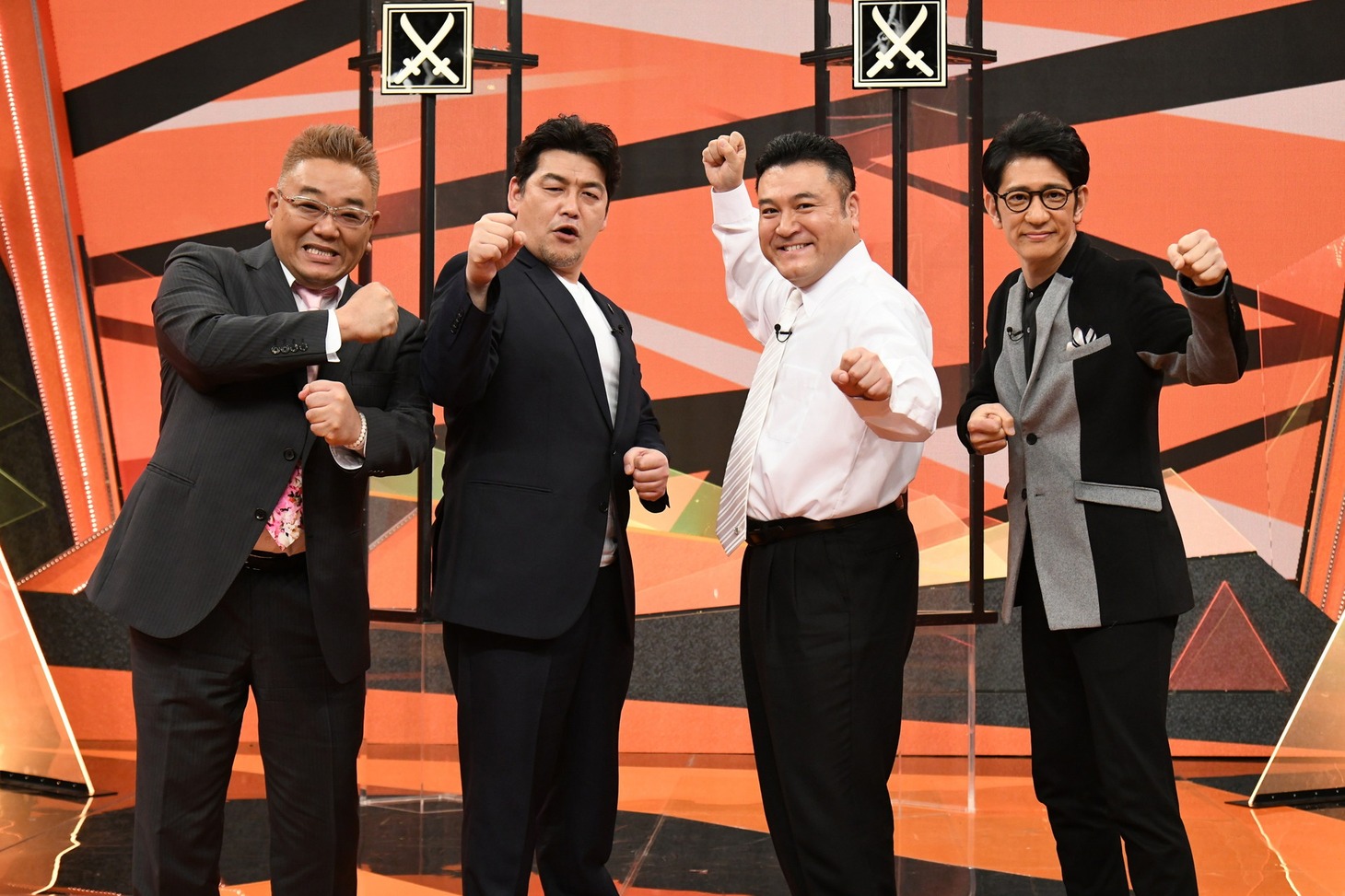 「お笑い二刀流」に出演するサンドウィッチマンとアンタッチャブル。(c)テレビ朝日