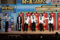 吉住（右端）はおいでやす小田（左端）がライバルとのこと。