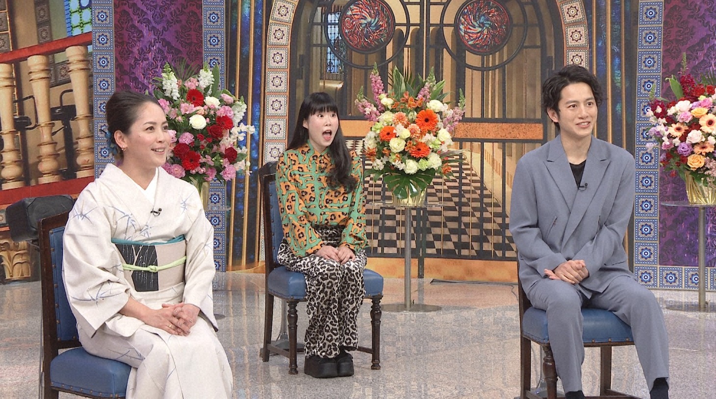 左から元ちとせ、尼崎のなつみかん、溝端淳平。(c)日本テレビ