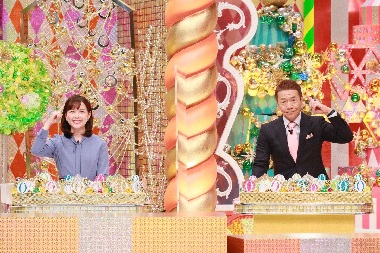 渡辺瑠海アナとくりぃむしちゅー上田。(c)テレビ朝日