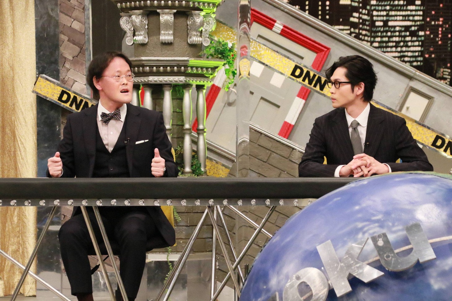 アインシュタイン稲田と松下洸平。(c)フジテレビ