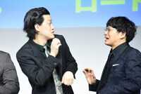 霜降り明星・粗品（左）とミキ亜生（右）。