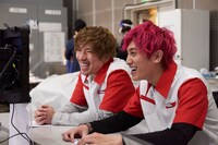 新CM「スーパーカップ／ブタキム EXIT」撮影中の様子。