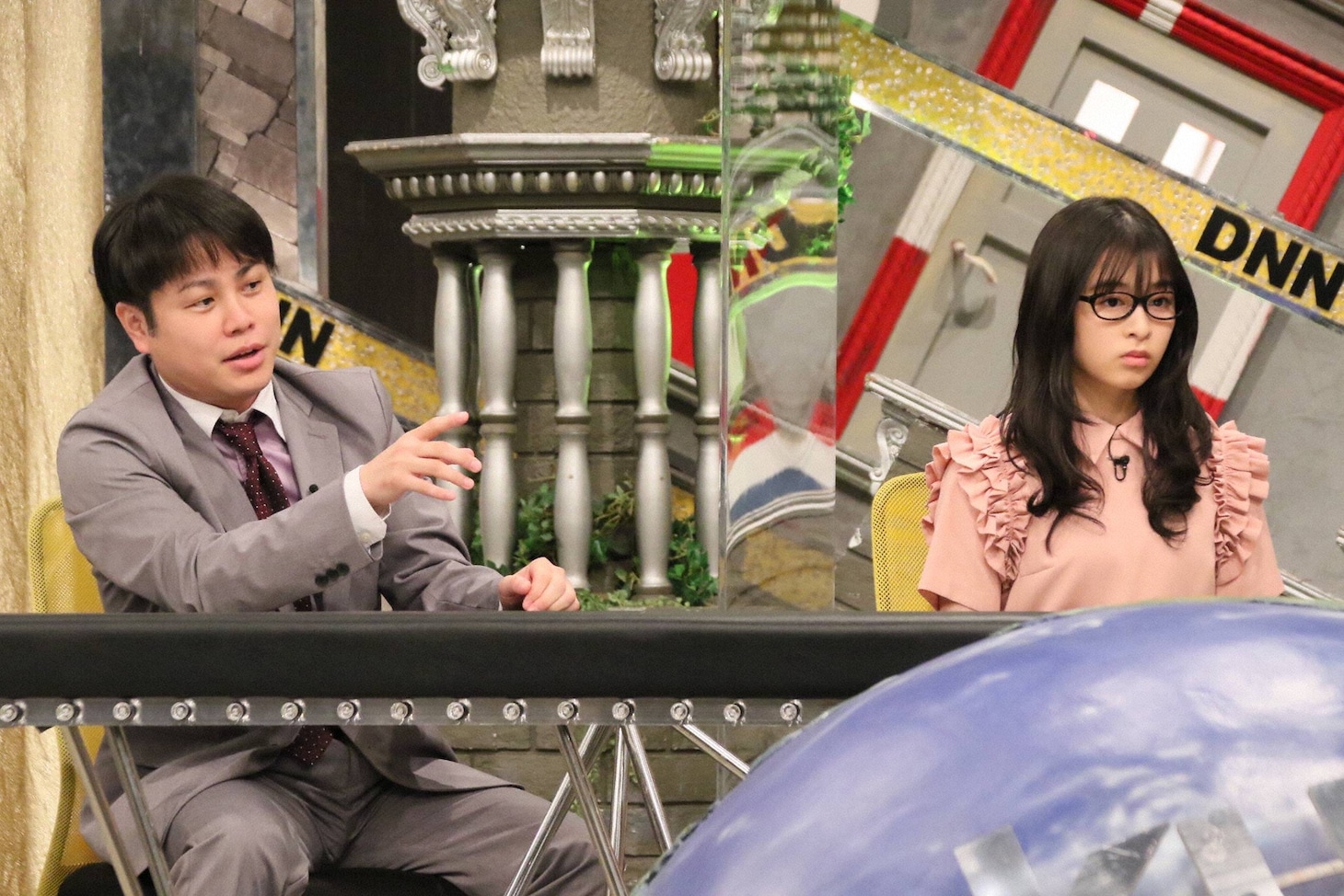 NON STYLE井上と森七菜。(c)フジテレビ