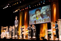 ランジャタイ国崎が用意した複数の森本パネル。中央には巨大パネルや極小パネルも。