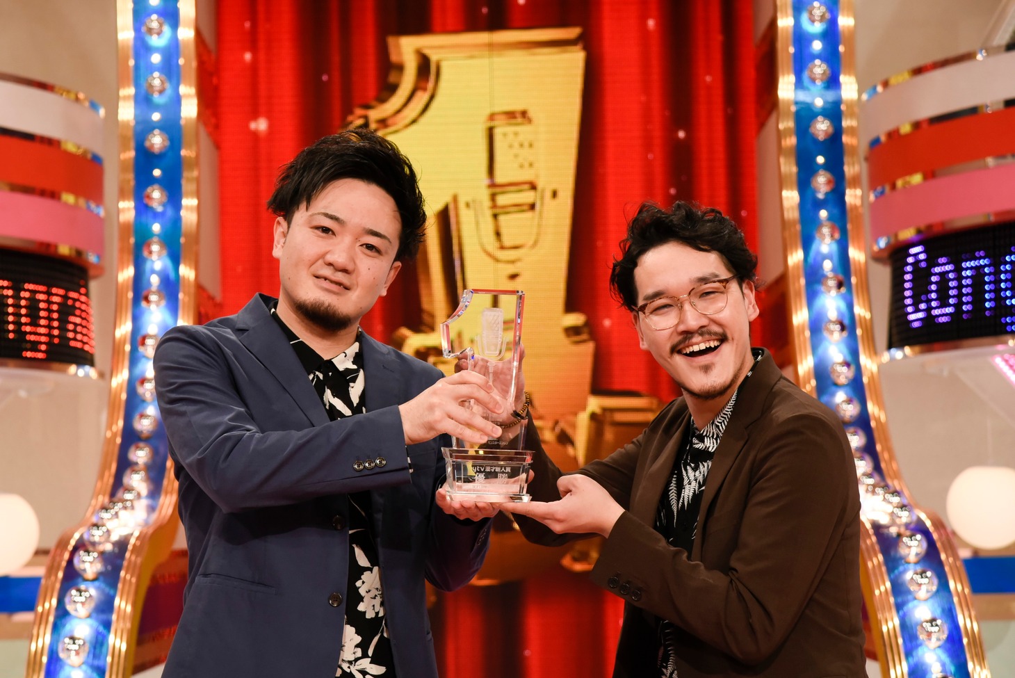 「第10回ytv漫才新人賞決定戦」で優勝した隣人。