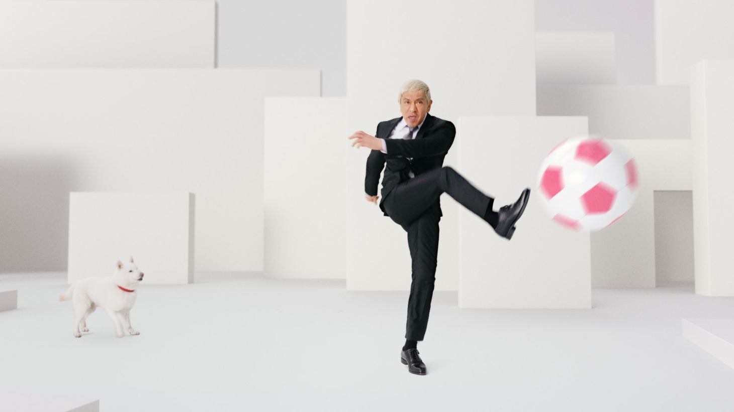 松本人志が出演するソフトバンクのCM「大仕掛け」編より。