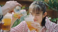 CM「新！クリアアサヒ 飲んでみた篇」より。