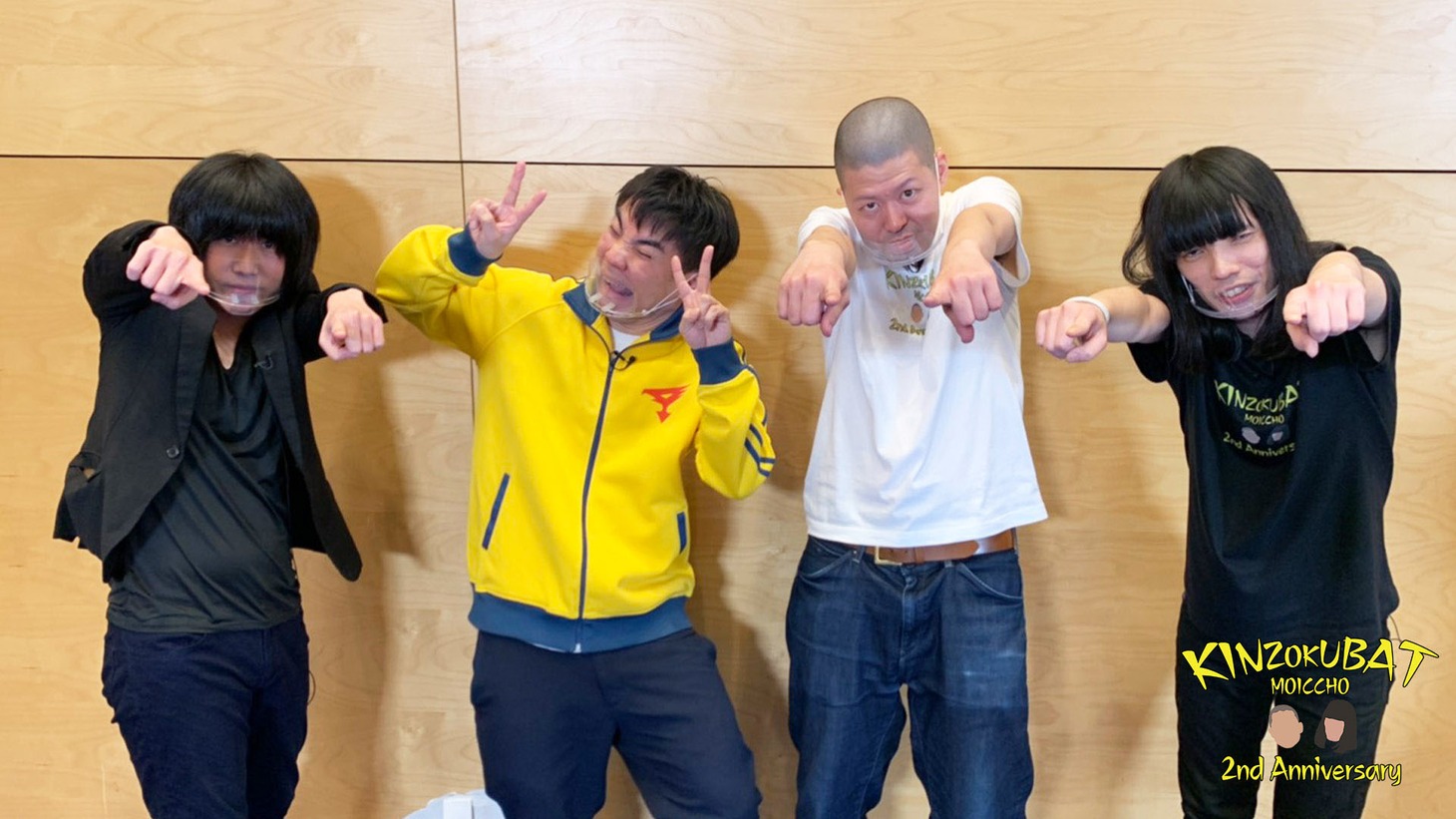 ランジャタイ（左）と金属バット（右）。
