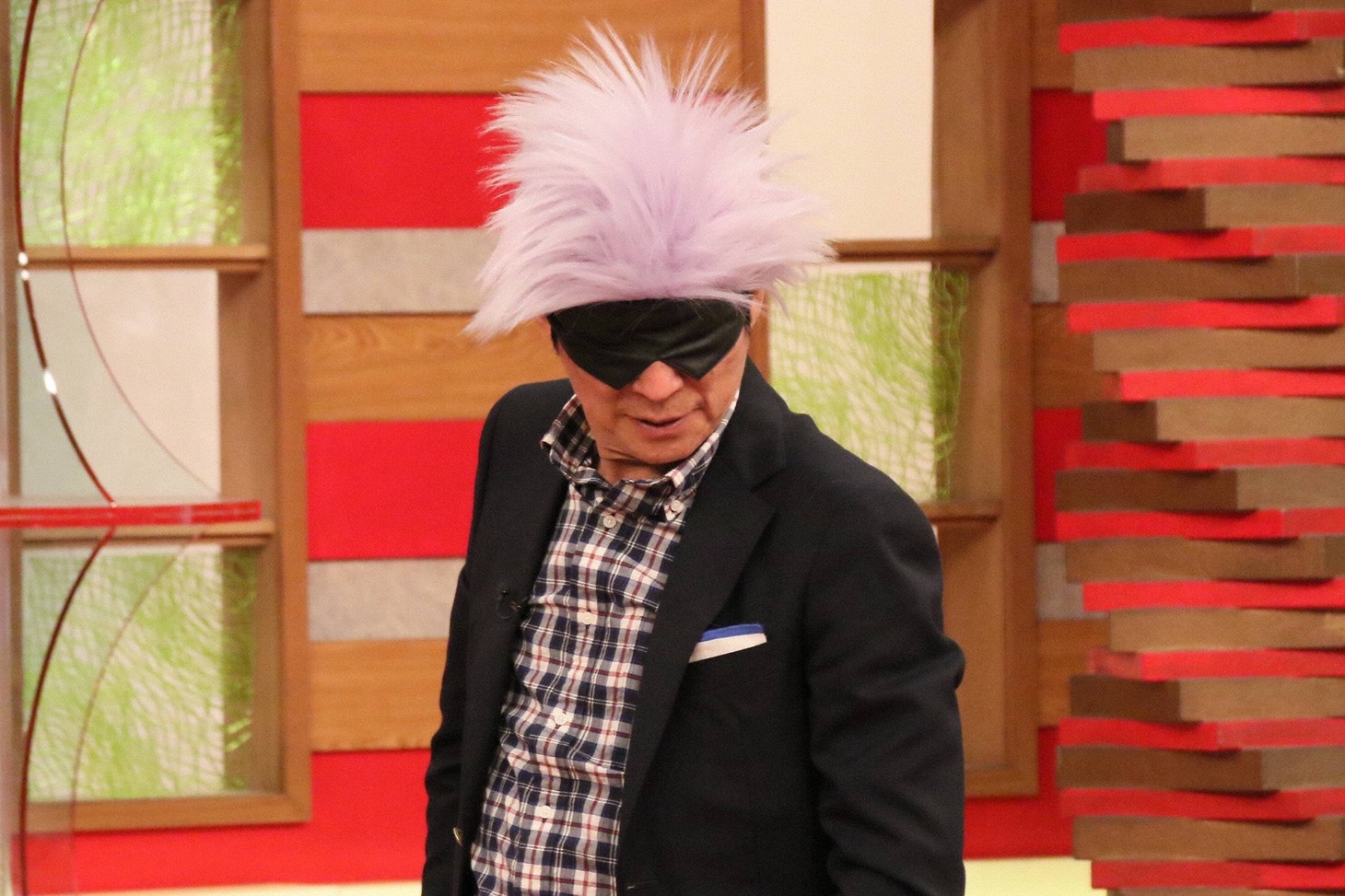 「呪術廻戦」のキャラクター・五条悟に扮する明石家さんま。