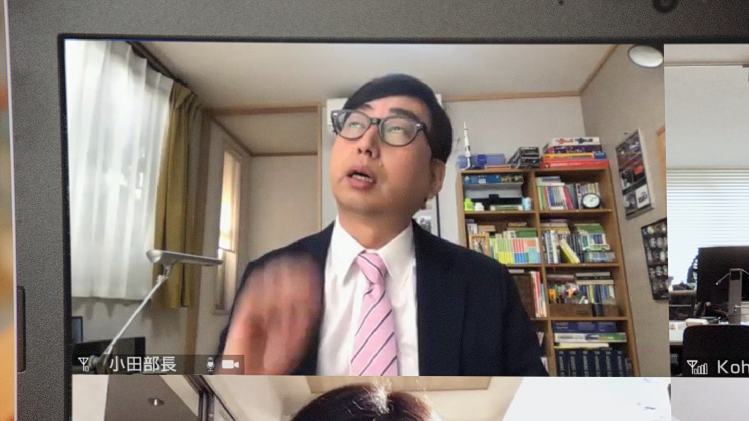 テレビCM「リモート会議」編より。