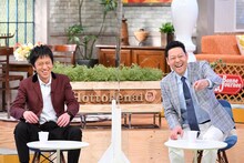 ブラックマヨネーズ吉田（左）と東野幸治（右）。