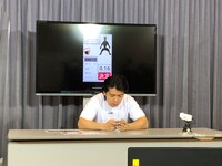 「sushi（寿司）」をプレイするマヂカルラブリー野田クリスタル。