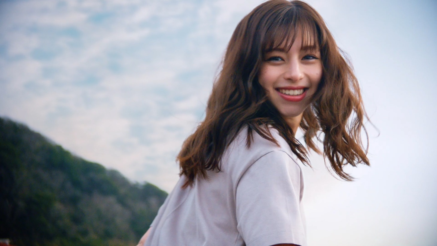 CM「ファッションは自由だ。」編より。