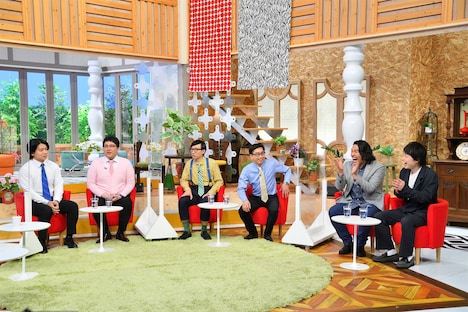 左からマヂカルラブリー、おいでやすこが、見取り図。