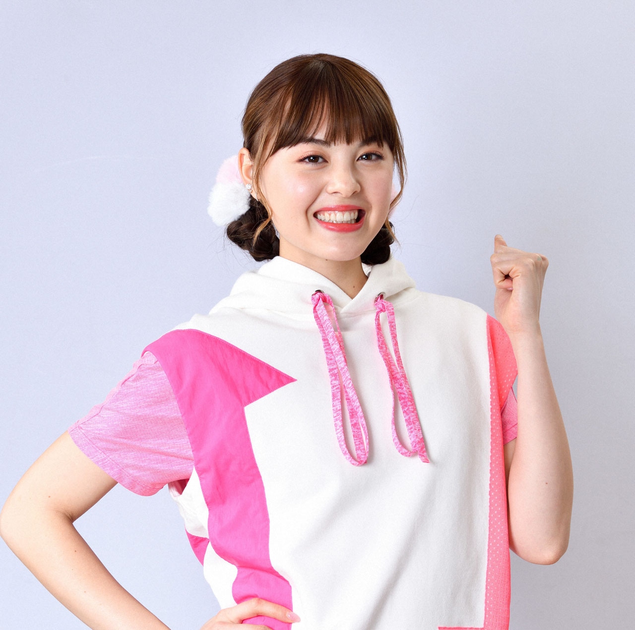 「もっと伝わる！即レス英会話」を担当するアダムス亜里咲。