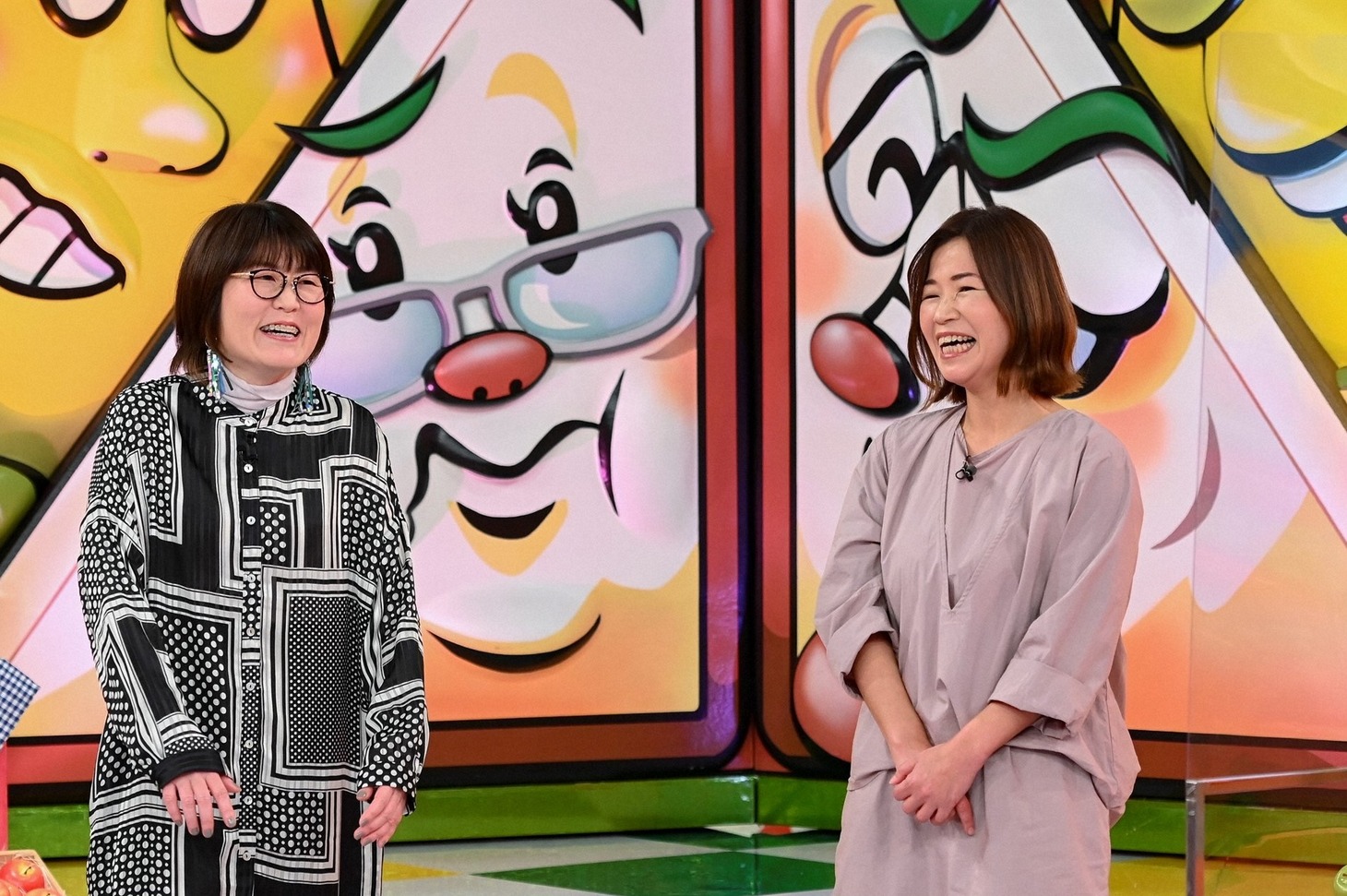 「バナナサンド」にゲスト出演する、オアシズ。(c)TBS