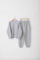 「This is a Digression Sweat Top」と「This is a Digression Sweat Pants」。