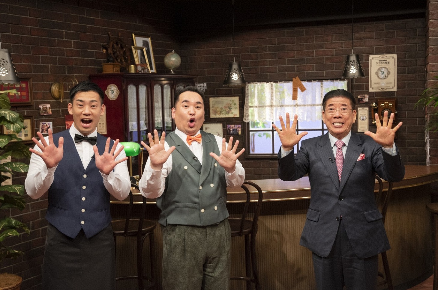 左からミルクボーイ、西川きよし。(c)読売テレビ
