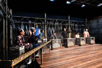 「#ドキュメンタル無料視聴ライブ パジャマパブリックビューイング」の様子。