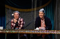 かまいた「#ドキュメンタル無料視聴ライブ パジャマパブリックビューイング」の様子。ち