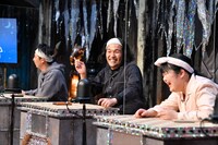 「#ドキュメンタル無料視聴ライブ パジャマパブリックビューイング」の様子。