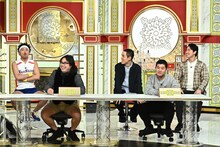 （左から）サンシャイン池崎、ロッチ中岡、四千頭身。(c)TBS