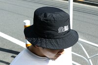 「余韻と脚色 バケットハット」