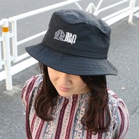 「余韻と脚色 バケットハット」