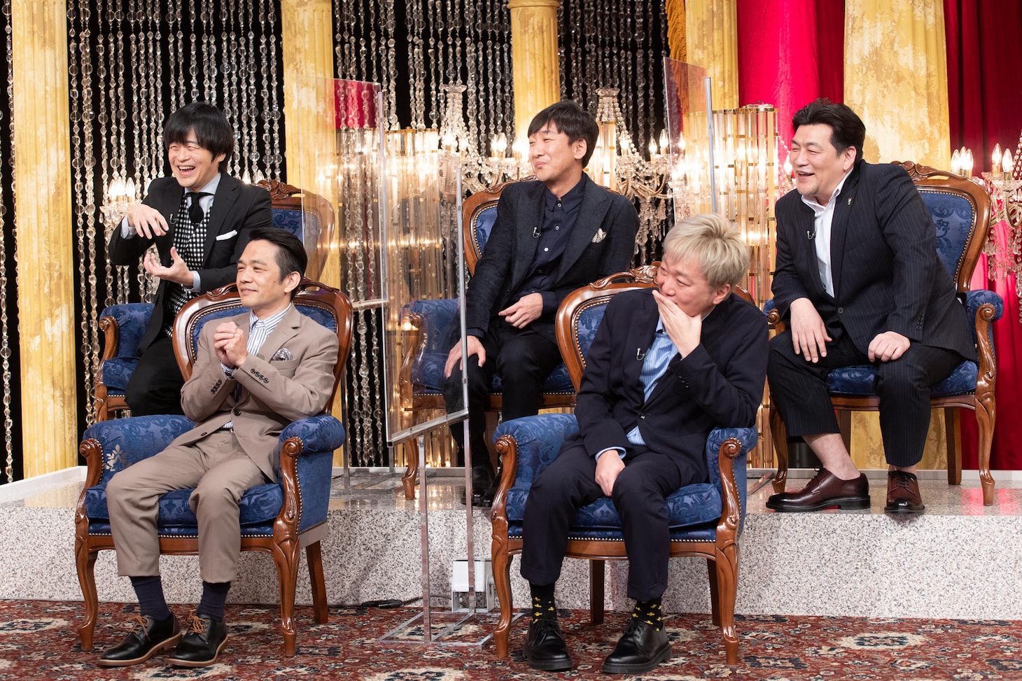 前列左から中川家・剛、スピードワゴン小沢。後列左からバカリズム、東京03飯塚、サンドウィッチマン富澤。