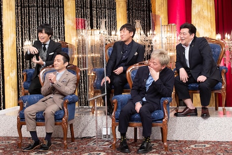 前列左から中川家・剛、スピードワゴン小沢。後列左からバカリズム、東京03飯塚、サンドウィッチマン富澤。