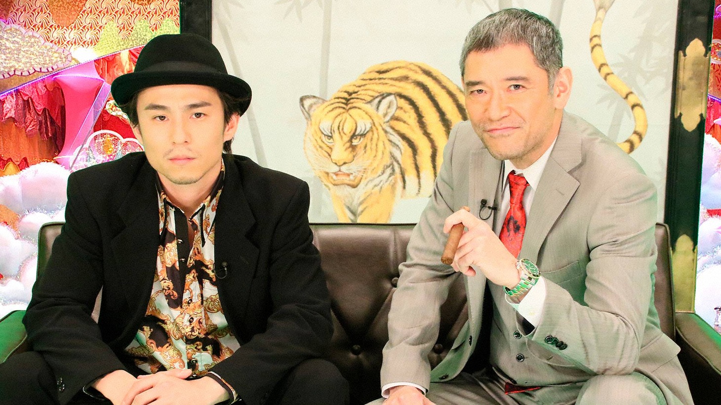中尾明慶（左）と杉本哲太（右）。