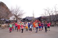 「戦闘中～大江戸決戦！忍の乱～」の出演者たち。(c)フジテレビ